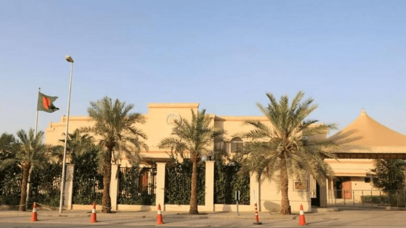 Bangladeshis detained over unauthorised election activities in Saudi Arabia 