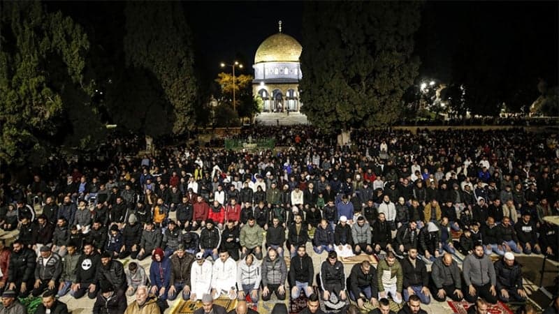 35,000 Palestinians perform Tarawih at Al-Aqsa Mosque
