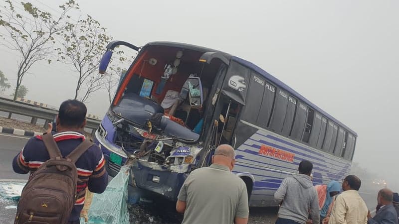 15 injured in 4-vehicle collision on Dhaka-Mawa Expressway