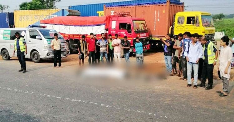 Two killed as motorbike crashes into parked bus in Cumilla