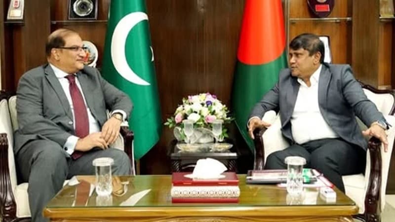 Pakistan envoy meets Defence Adviser