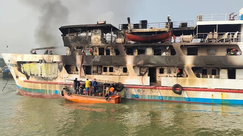 Fire on Saint Martin–bound vessel in Cox’s Bazar kills 1