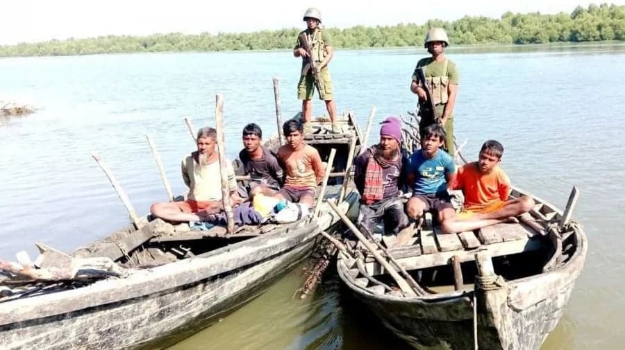 Arakan Army detains 6 fishermen from Naf River