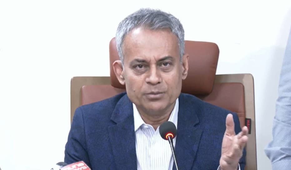 Route permit to be cancelled if extra fare charged: Minister