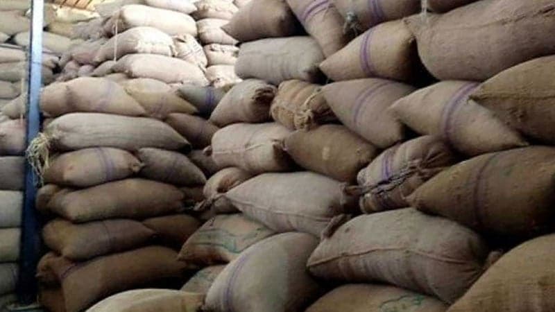 Stop manipulation of rice in food warehouses