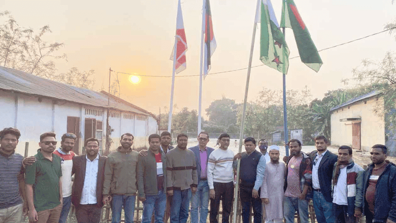 Party flags hoisted in Khulna, Thakurgaon AL office
