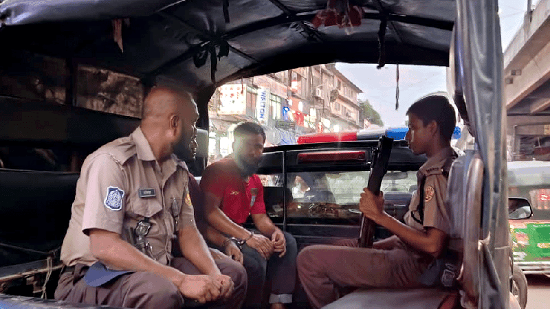 Shoe thrown at police during hawker eviction drive in Jurain, 2 held