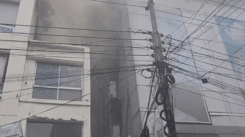 Fire breaks out at Apex building in Dhanmondi