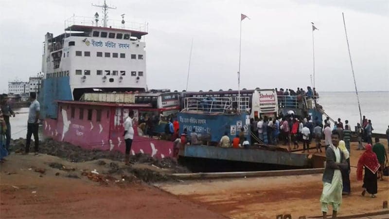 Ferry services on Paturia-Daulatdia route suspended due to storm
