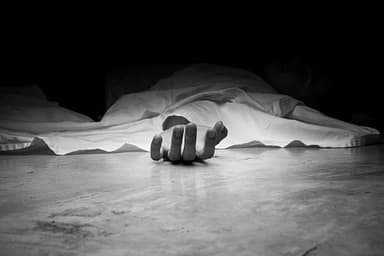 Decomposed body of intern doctor found in Aziz Super Market flat