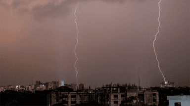 10 ways to stay safe from lightning strikes