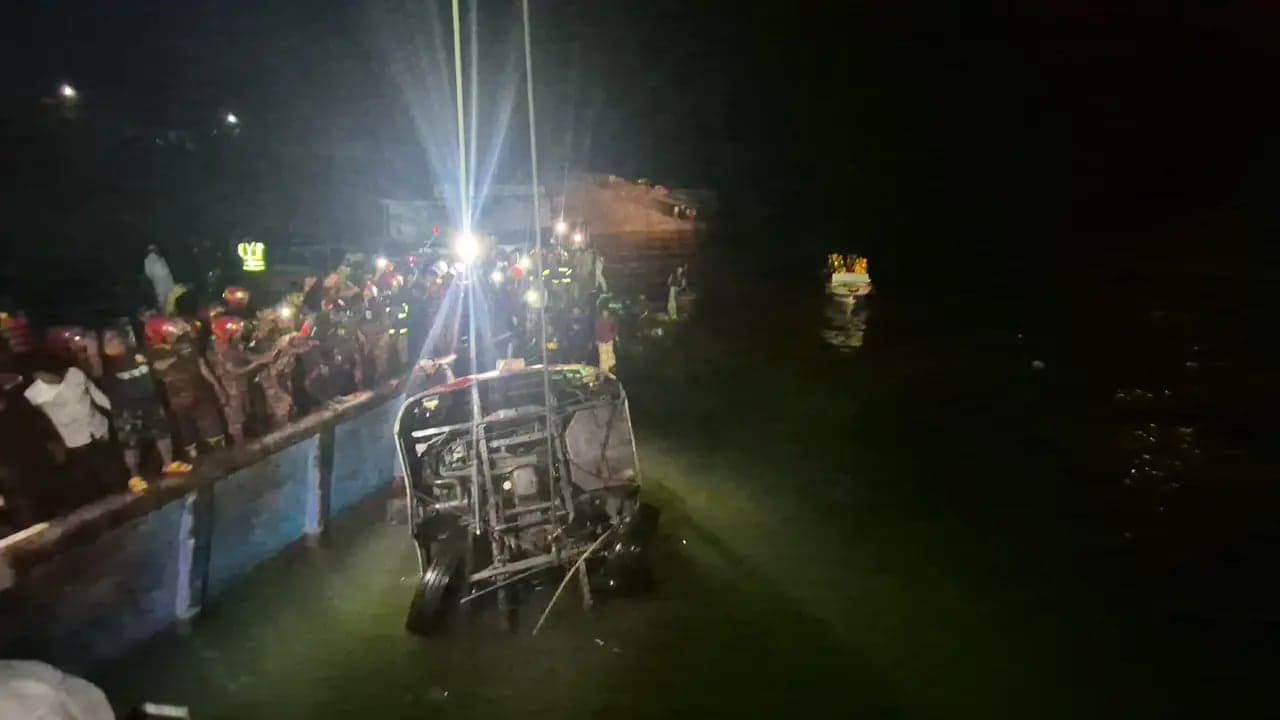 Bus sinks in Daulatdia: Relatives mourn, many passengers missing