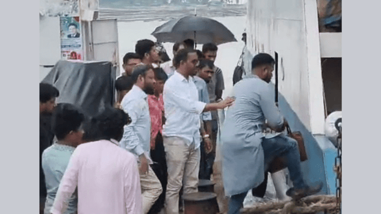 Ferry U-turn for MP Hannan Masud leaves passengers stranded, angry