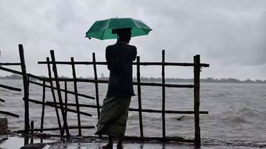 Storm warning in 3 divisions, river ports on alert