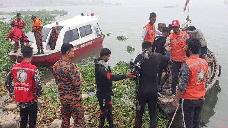 মেঘনায় নৌকাডুবি: আরও ২ মরদেহ উদ্ধার, নিখোঁজ ৬