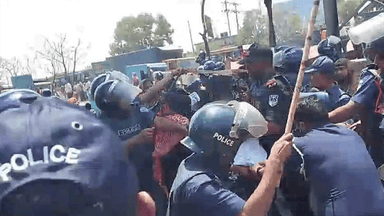 Road blocked over unpaid wages in Cumilla, police lathicharge