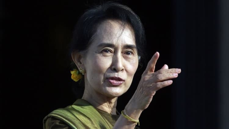 Aung San Suu Kyi moved to house arrest from prison