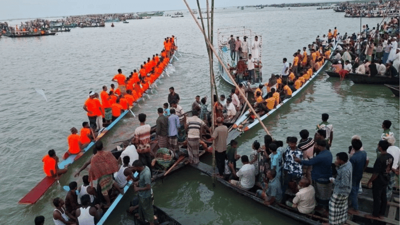 Boat race in Ghorautra, flood of lakh people to see centuries-old tradition