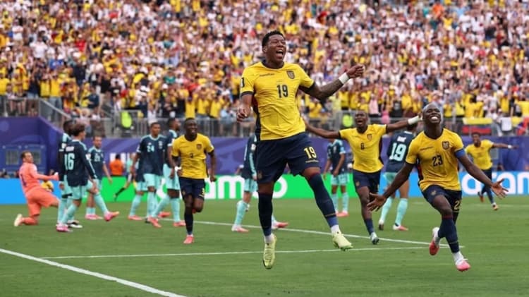 Ecuador beat Germany to likely book place in WC knockouts