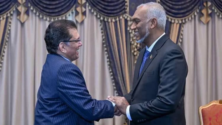 Foreign Minister meets Maldives President Muizzu