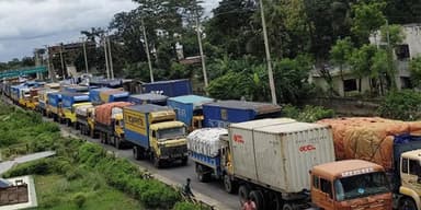 Patient dies in ambulance stuck in 40km gridlock on Dhaka-Ctg highway