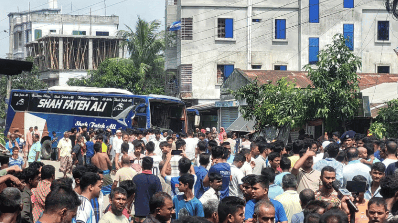 Leaving home for earning bread, day labourers return in coffin