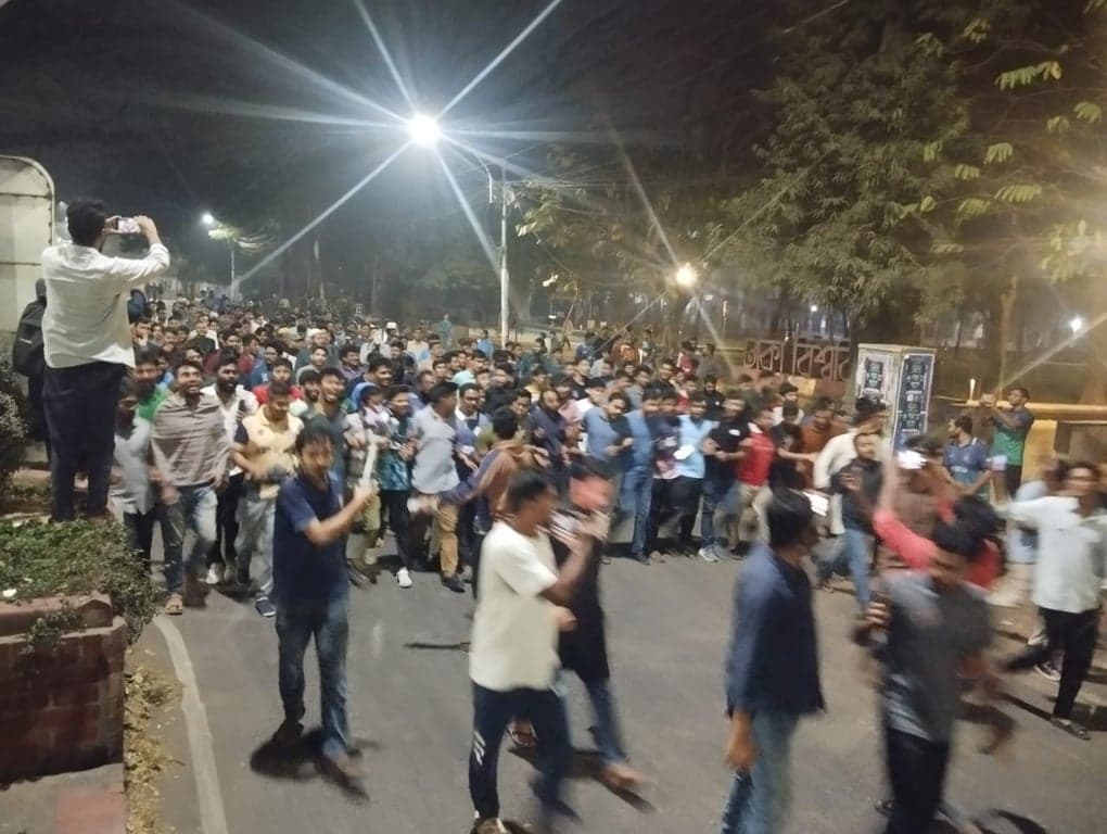 DU protest demands resignation of Home Affairs Adviser