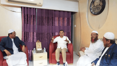 Tarique Rahman visits Charmonai Pir's residence