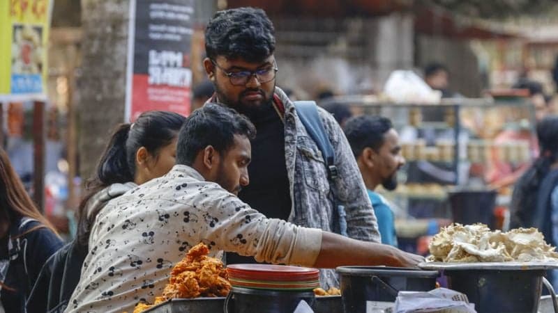 Vendors at Suhrawardy Udyan suffer losses of Tk 15 lakh in a week