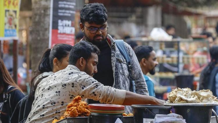 Vendors at Suhrawardy Udyan suffer losses of Tk 15 lakh in a week