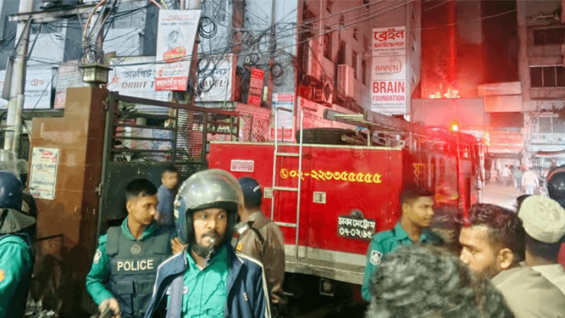 Vandals set fire to Udichi Shilpi Goshthi office on Topkhana road 