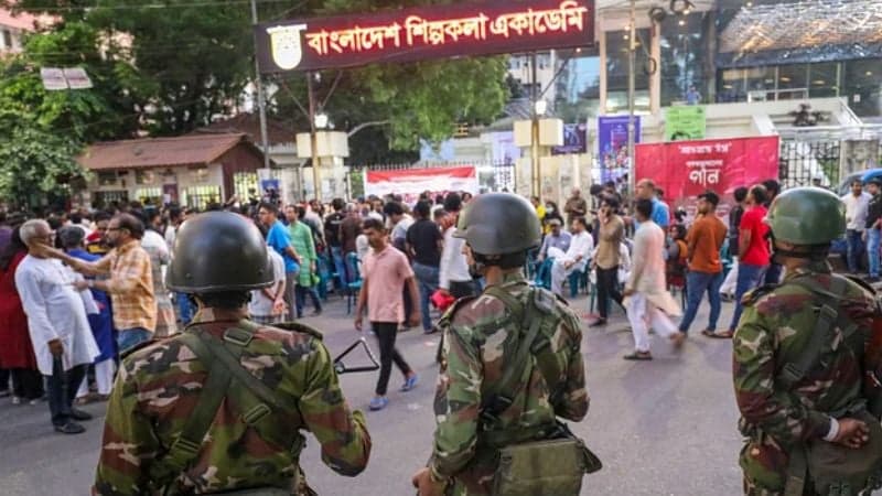 Eggs thrown at theater workers' protest rally at Shilpakala Academy