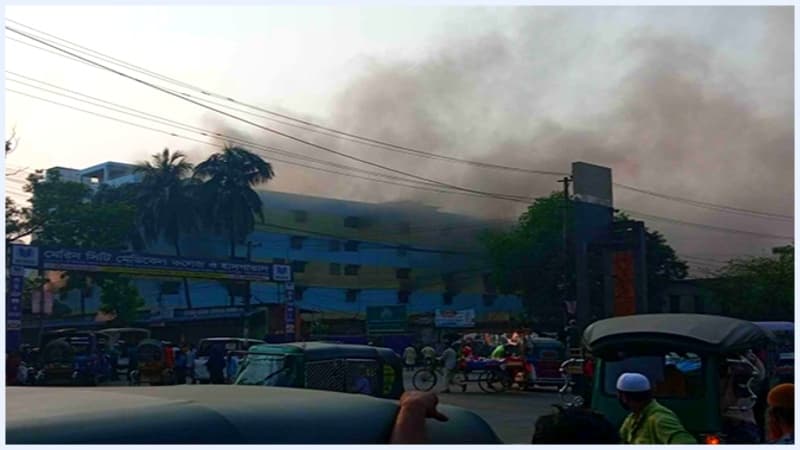 চট্টগ্রামে জুতার কারখানার আগুন নিয়ন্ত্রণে