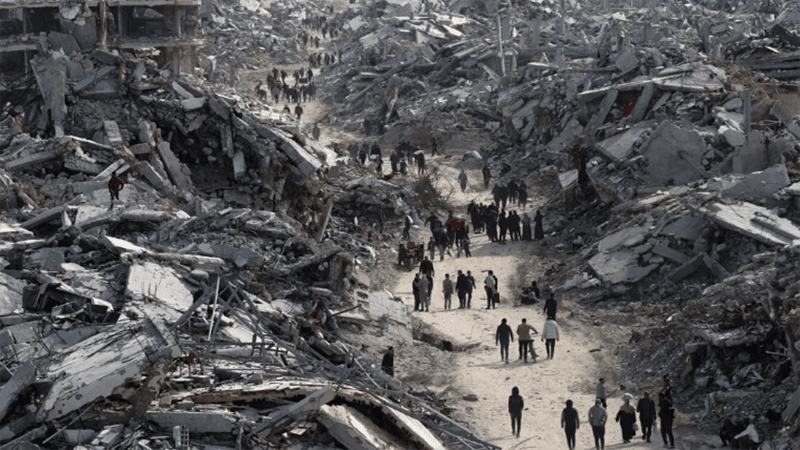 Israeli troops begin withdrawal as Gazans return to ruins