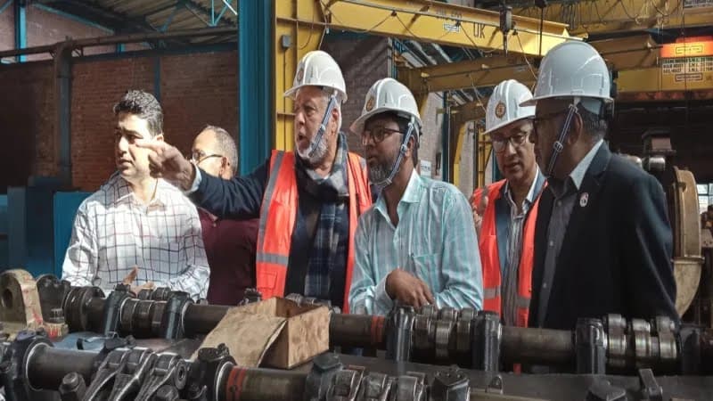 Huge money lost in the name of railway dev: Adviser