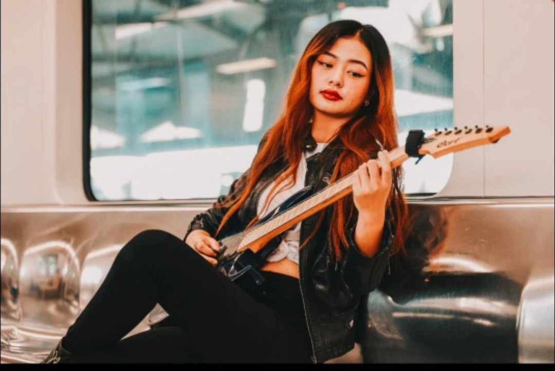 guitarist Irnnainla Jamir