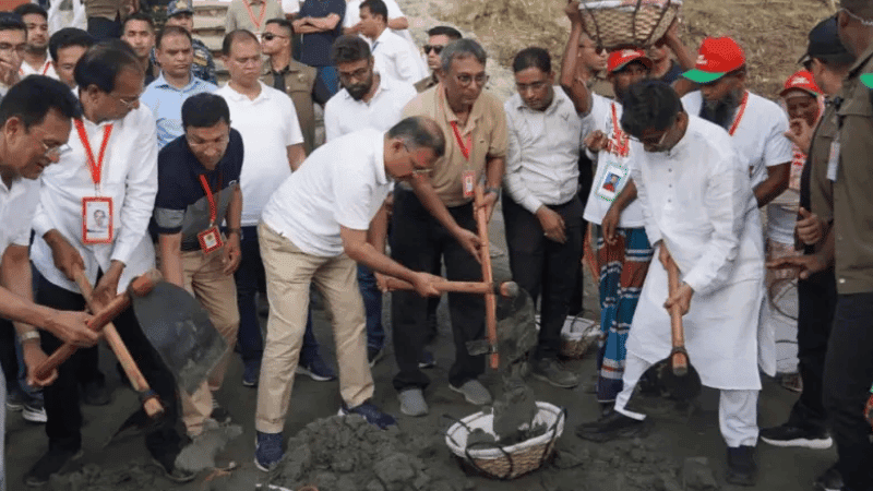 Private initiative can also dig government canals and sell soil: Land Ministry