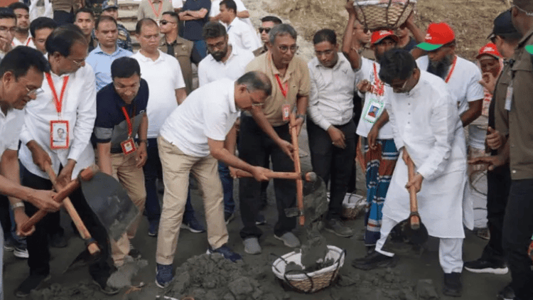 Private initiative can also dig government canals and sell soil: Land Ministry