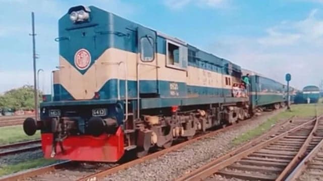 3 women killed after being hit by train in Gazipur