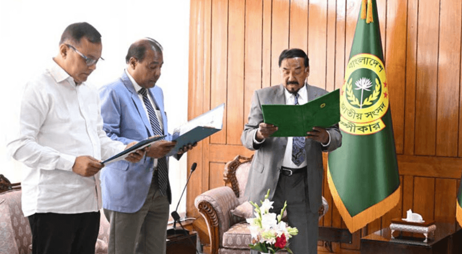 Two newly elected MPs take oath in Parliament