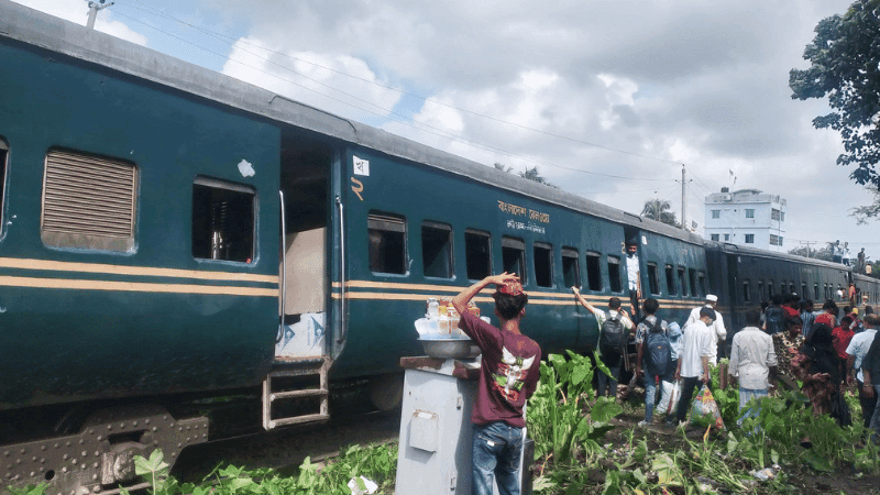 Dhaka-Mymensingh train link suspended after commuter train in Gafargaon