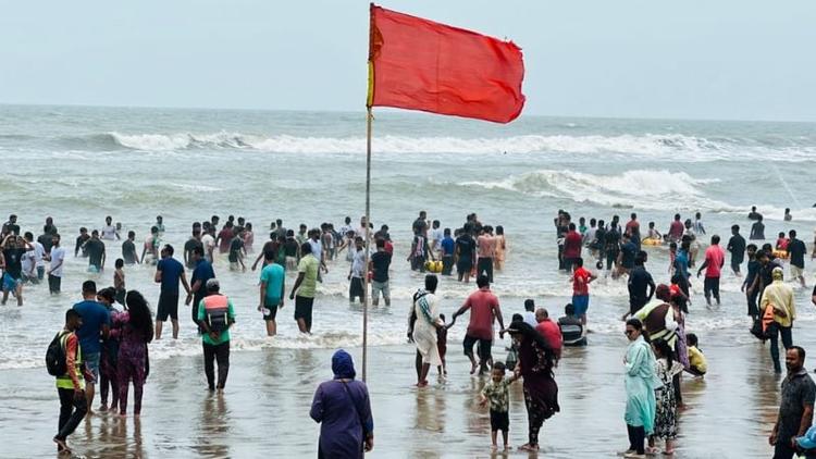 Sea ports hoist Signal No. 3 as depression forms over North Bay