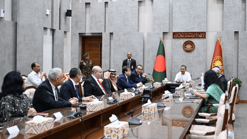 PM meets envoys of OIC countries
