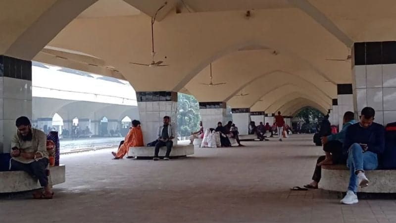 Online train ticketing suspended, passengers struggle