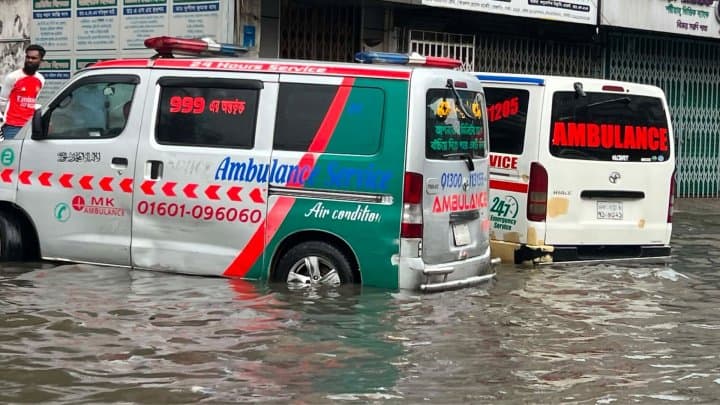 'Waterlogging' in Dhaka after brief heavy rain, residents suffer