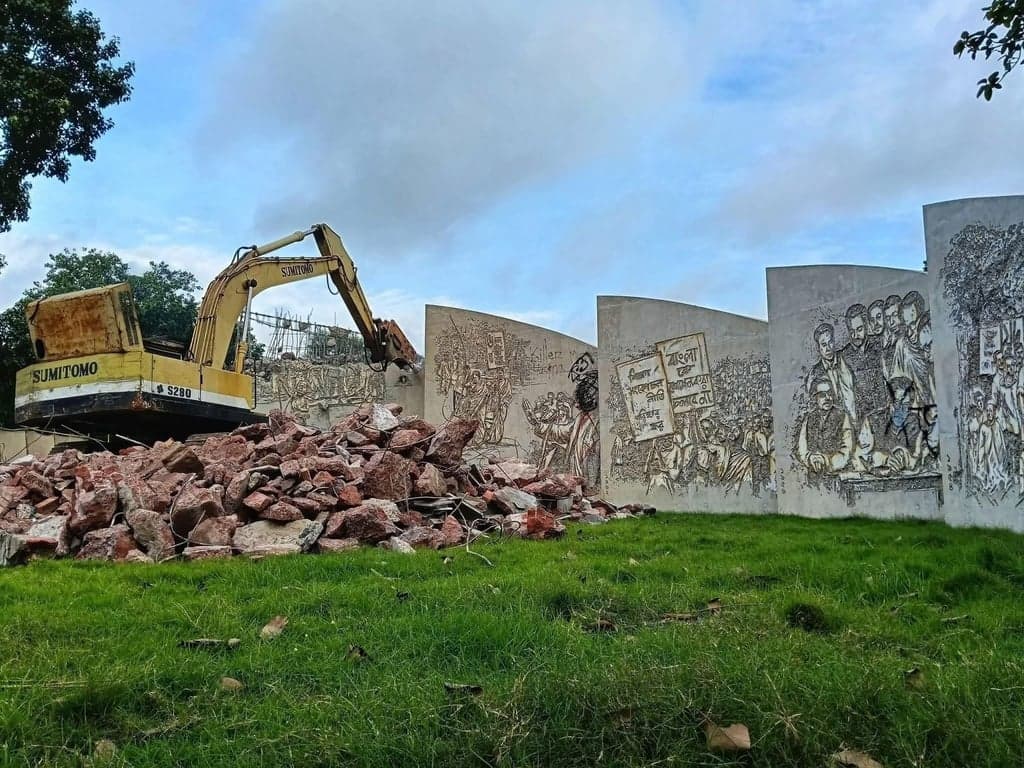 Bijoy and July Monument will be installed in Bijoy Sarani's Mrityunjayee Prangan: Azaz