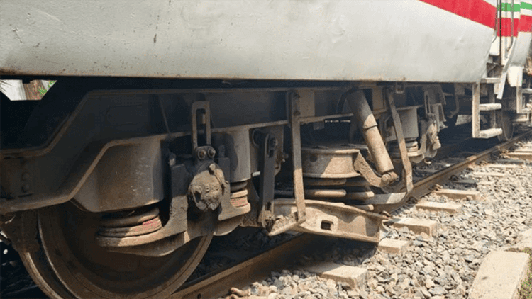 Bogie failure halts train services across northern Bangladesh