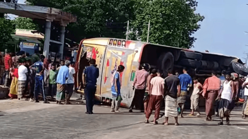 1 dead, 19 injured as bus overturns in Mymensingh