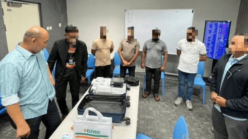 4 Bangladeshis arrested for smuggling Gold at Kuala Lumpur Airport