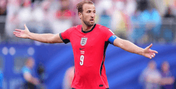 Jude Bellingham scores goal to put England up